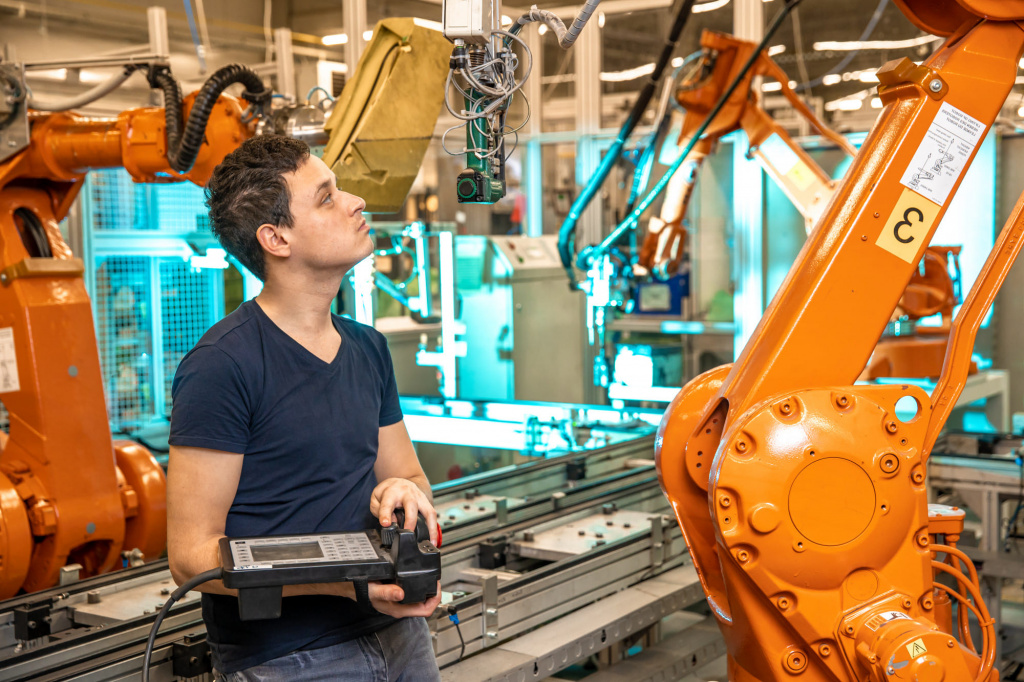 Инженер-программист